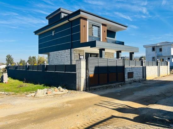 Freistehende Maisonette-Einzelvilla Mit Pool Im Stadtteil Düzce, Seferihisar, İzmir