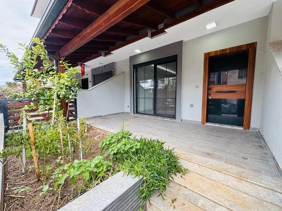 Geräumige 3+1 Villa Zum Verkauf In Seferihisar Doğanbey Payamlı