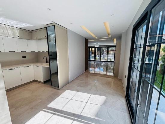 Ultra-luxus-sommerhaus Mit 3+1 Schlafzimmern Und Smart-home-system, 50 M Vom Meer Entfernt In Ürkmez, Seferihisar, İzmir