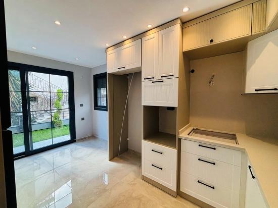 Ultra-luxus-sommerhaus Mit 3+1 Schlafzimmern Und Smart-home-system, 50 M Vom Meer Entfernt In Ürkmez, Seferihisar, İzmir
