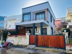 Freistehende, Geräumige 3+1 Villa Zum Verkauf Im Zentrum Von Seferihisar Payamlı