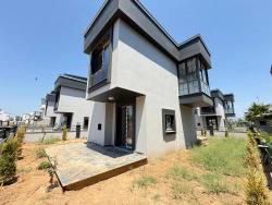 2+1 Villa Zum Verkauf Mit Eigenem Garten In Seferihisar Doğanbey