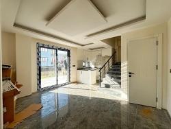 2+1-Zimmer Villa Zu Verkaufen in Mersin Alanı Bz. Seferihisar Ürkmez - 274 m²