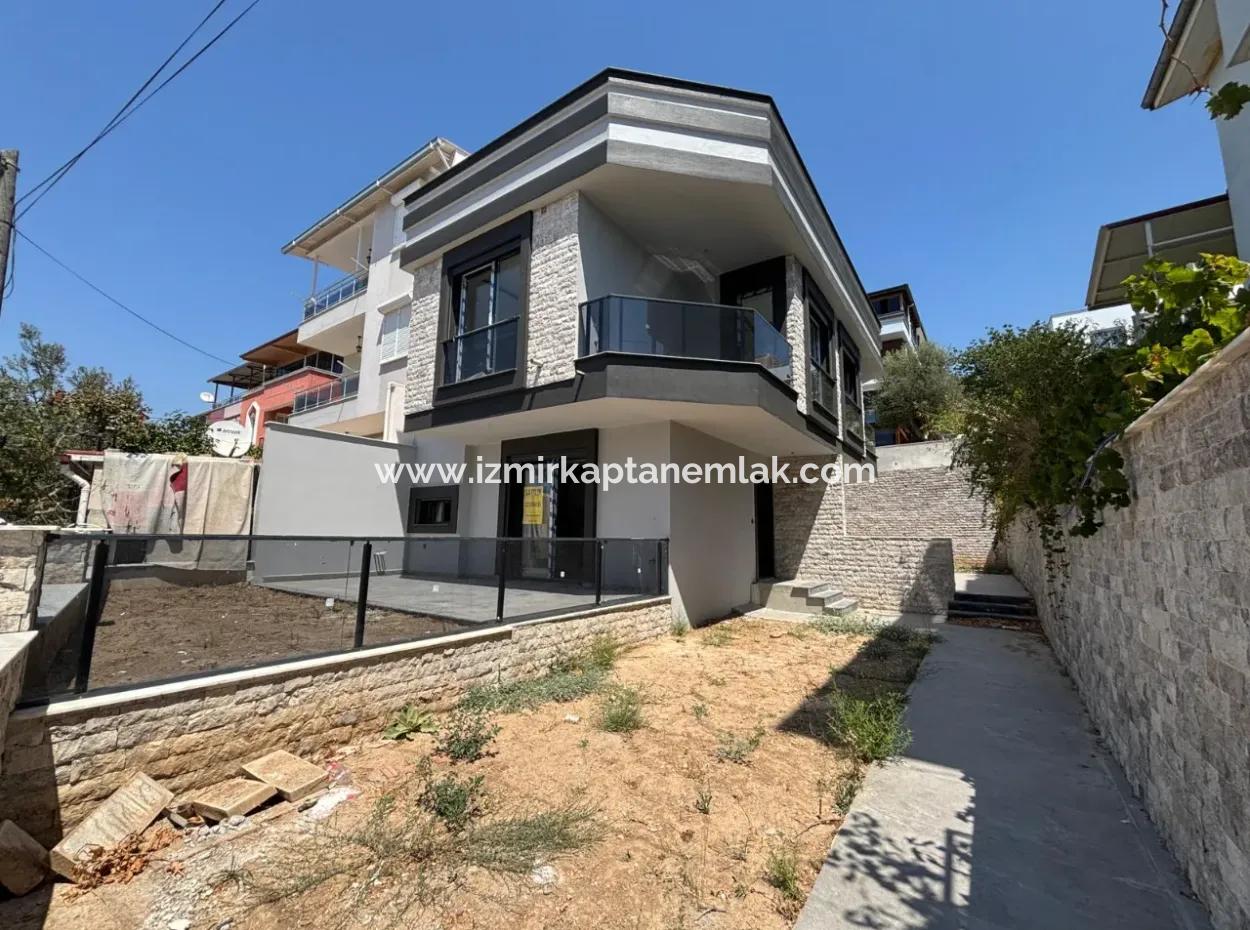 2 1 Villa Zum Verkauf Geeignet Für 500M Kredit Zum Strand In Ürkmez