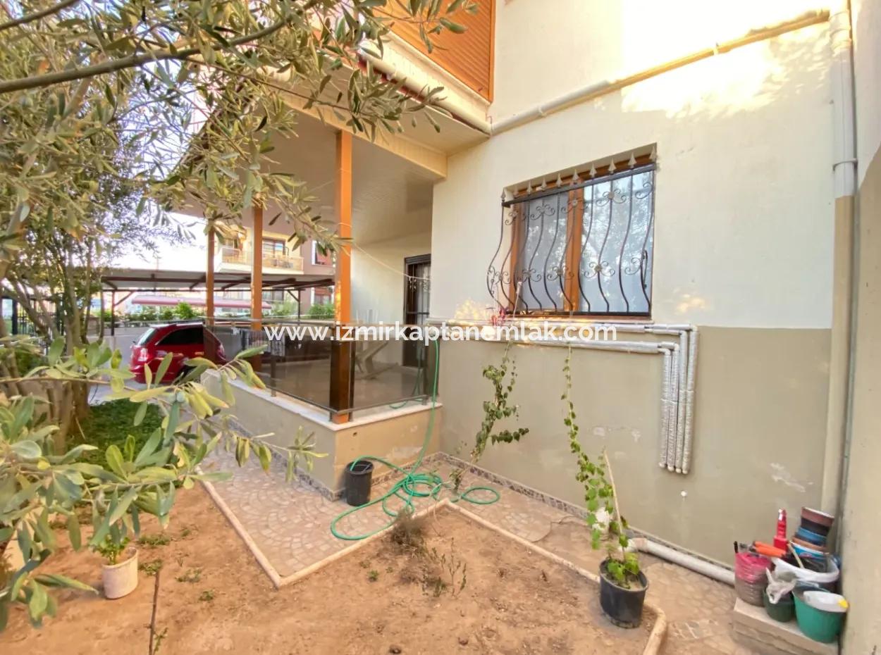 2 1 Wohnung Zum Verkauf In Ürkmez Zentrum Mit Geschlossener Garage Und Garten