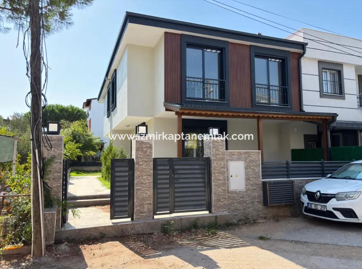 4 In 1 Villa Zum Verkauf Mit Garten 400M Zum Strand Im Zentrum Von Doganbey