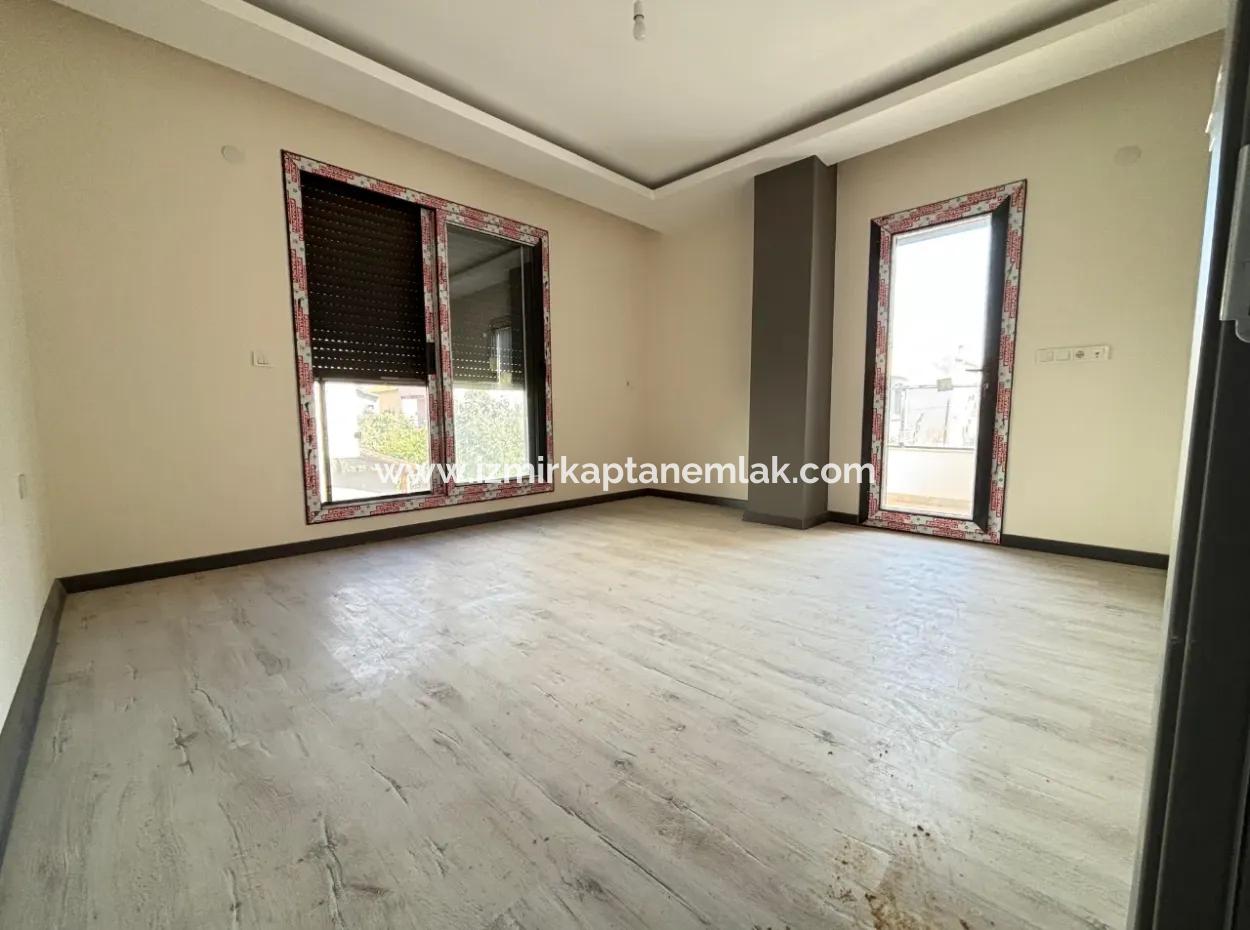 3 1 Villa Zum Verkauf Mit Großem Garten In Doğanbey