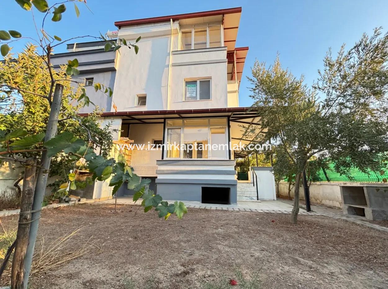 Freistehender Parkplatz Garten 4 1 Triplex Zum Verkauf In Doğanbey