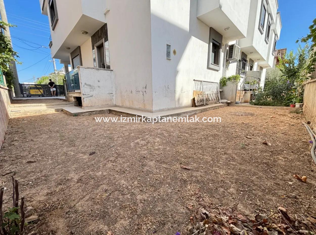 3 1 Villa Zum Verkauf In Doğanbey Mit 500 M Parkplatz Garten