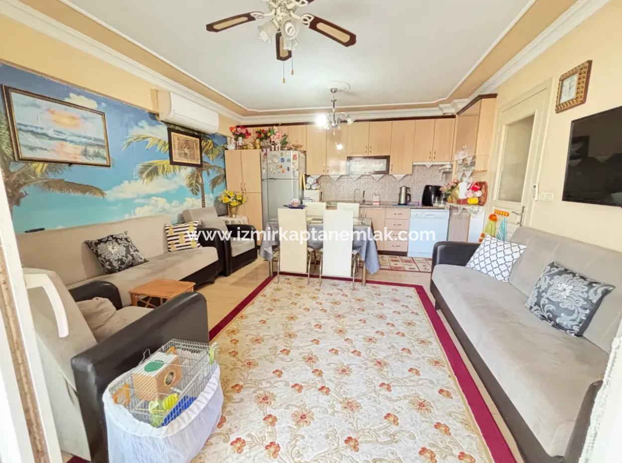 150 M Breite Gebaute 2 1 Wohnung Zum Verkauf Im Zentrum Von Ürkmez