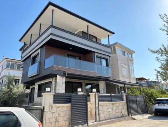 6 2 Triplex Zum Verkauf Mit Großer, Geräumiger Struktur Im Payamlı Zentrum