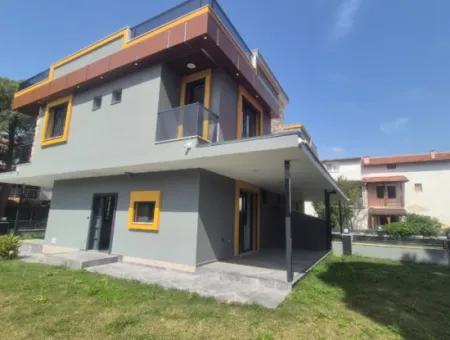 Ürkmez 3 1 Villa Zu Verkaufen Mit Großem Garten Am Meer