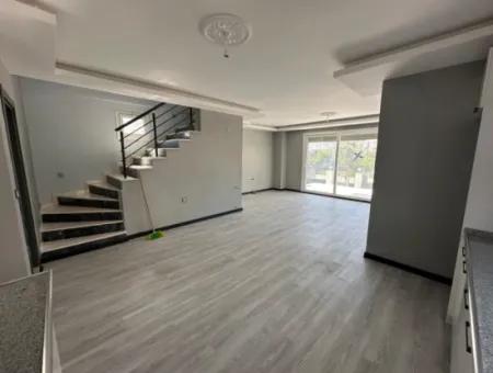 Freistehende Villa Auf 300 M2 Grundstück In Izmir Seferihisar Cumhuryet Mah