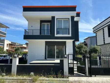 Freistehende Villa Auf 300 M2 Grundstück In Izmir Seferihisar Cumhuryet Mah