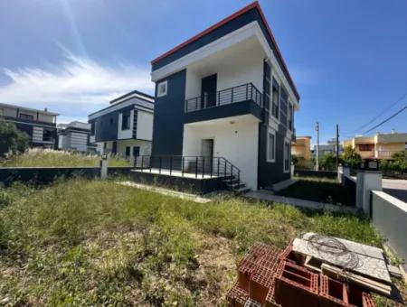Freistehende Villa Auf 300 M2 Grundstück In Izmir Seferihisar Cumhuryet Mah