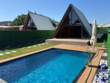 Dreieckiges Bungolov Haus Mit Pool Auf 300 M2 Grundstück In Izmir Menderes Yeniköy