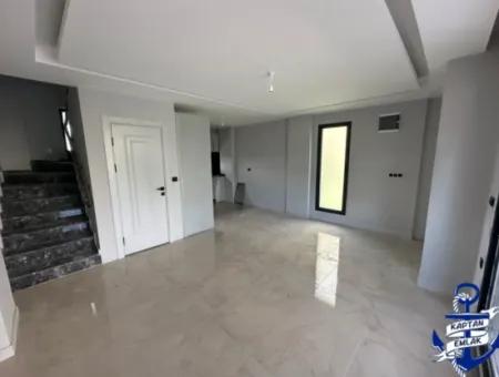 3 1 Villa Zum Verkauf Mit Parkplatz In Doğanbey Payamlı Zentrum