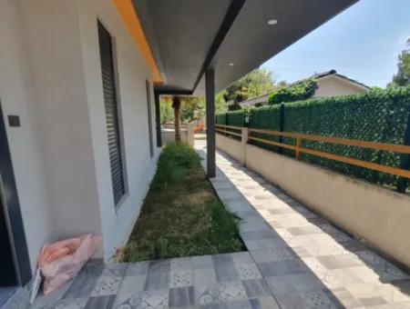 Payamlı 3 1 Villa Zu Verkaufen Mit Pool Und Garten Am Meer