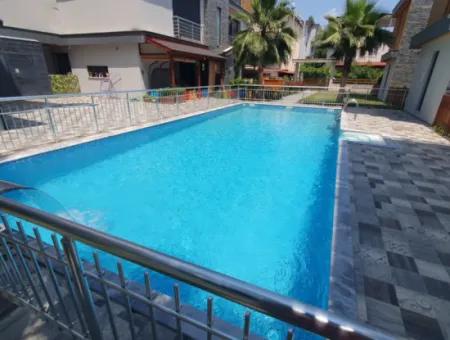 Payamlı 3 1 Villa Zu Verkaufen Mit Pool Und Garten Am Meer