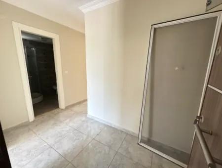 2 1 Luftige Wohnung Zum Verkauf Auf Der Mez-Etage Im Zentrum Von Seferihisar Ürkmez