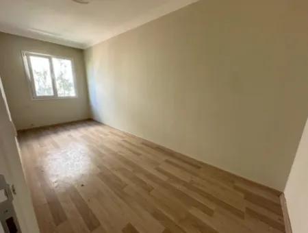 2 1 Luftige Wohnung Zum Verkauf Auf Der Mez-Etage Im Zentrum Von Seferihisar Ürkmez