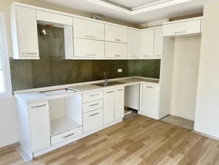 2 1 Luftige Wohnung Zum Verkauf Auf Der Mez-Etage Im Zentrum Von Seferihisar Ürkmez
