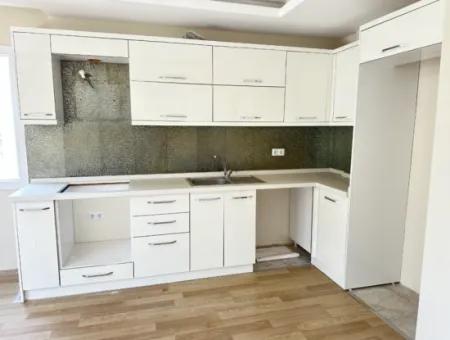 2 1 Luftige Wohnung Zum Verkauf Auf Der Mez-Etage Im Zentrum Von Seferihisar Ürkmez