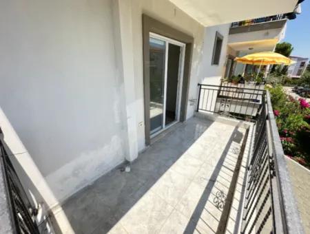 2 1 Luftige Wohnung Zum Verkauf Auf Der Mez-Etage Im Zentrum Von Seferihisar Ürkmez