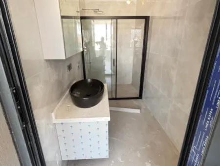 6 2 Triplex Zum Verkauf Mit Großer, Geräumiger Struktur Im Payamlı Zentrum