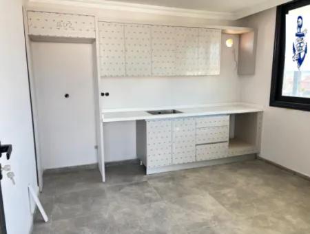 6 2 Triplex Zum Verkauf Mit Großer, Geräumiger Struktur Im Payamlı Zentrum
