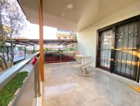 2 1 Wohnung Zum Verkauf In Ürkmez Zentrum Mit Geschlossener Garage Und Garten