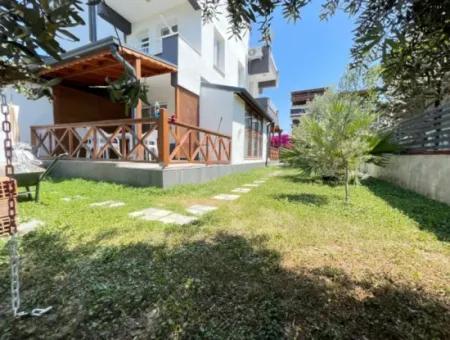 Geräumige 3 1 Villa Zum Verkauf Mit Parkplatz Und Großem Garten In Doganbey