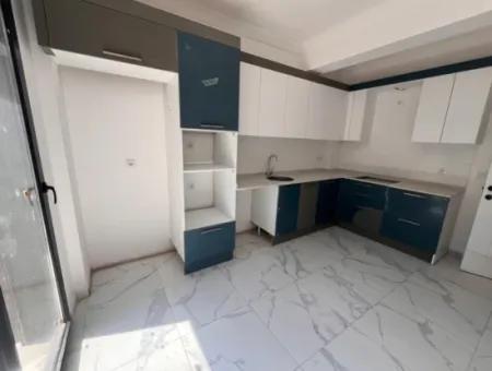 Neubau 2 1 Villa Zum Verkauf In Seferihisar Mit Großem Garten