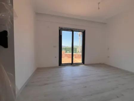 Neubau 2 1 Villa Zum Verkauf In Seferihisar Mit Großem Garten