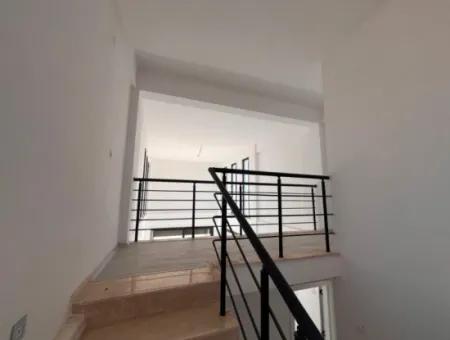 Neubau 2 1 Villa Zum Verkauf In Seferihisar Mit Großem Garten