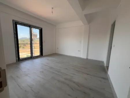 Neubau 2 1 Villa Zum Verkauf In Seferihisar Mit Großem Garten