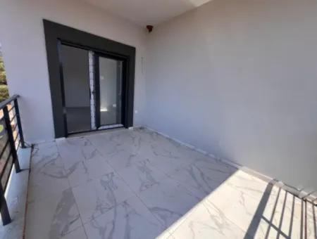 Neubau 2 1 Villa Zum Verkauf In Seferihisar Mit Großem Garten