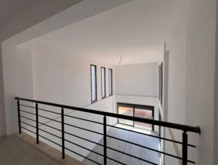 Neubau 2 1 Villa Zum Verkauf In Seferihisar Mit Großem Garten