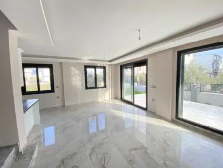 300M2 Unabhängiger Garten 3 In 1 Villa Zum Verkauf In Doganbey