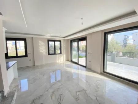 300M2 Unabhängiger Garten 3 In 1 Villa Zum Verkauf In Doganbey