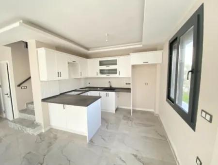 300M2 Unabhängiger Garten 3 In 1 Villa Zum Verkauf In Doganbey