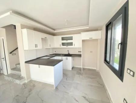 300M2 Unabhängiger Garten 3 In 1 Villa Zum Verkauf In Doganbey