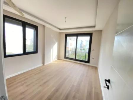 300M2 Unabhängiger Garten 3 In 1 Villa Zum Verkauf In Doganbey