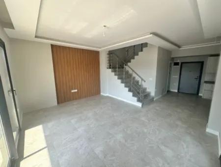 300M2 Unabhängiger Garten 3 In 1 Villa Zum Verkauf In Doganbey