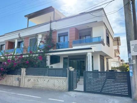 3 1 Villa Zum Verkauf In Doğanbey Mit 500 M Parkplatz Garten