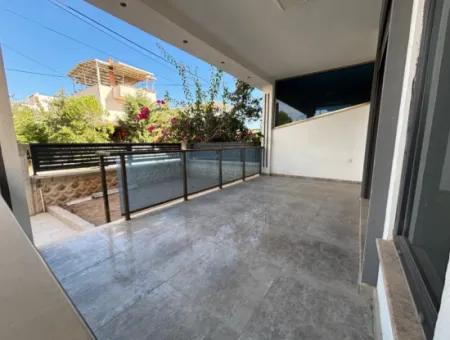 3 1 Villa Zum Verkauf In Doğanbey Mit 500 M Parkplatz Garten