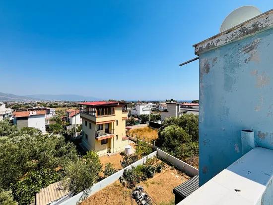In İzmir Seferihisar Atatürk Mahallesi 2+1 Geräumig Mit Garten Zu Verkaufen Villa