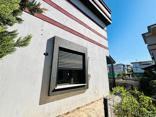 In İzmir Seferihisar Cumhuriyet Viertel Mit Gemeinsamem Eingang 3+1 Zu Verkaufen Freistehende Villa