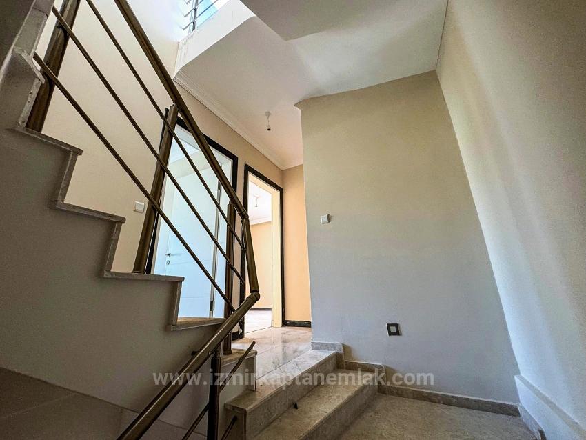 Centrally Located 2+1 Villa For Sale In Payamlı Neighborhood Of Seferihisar, İzmir, Within Walking Distance To The Sea.