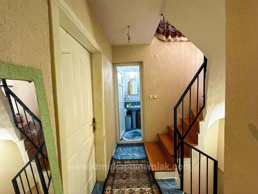 Centrally Located 4+1 Villa For Sale In Payamlı Neighborhood, Seferihisar, İzmir, Within Walking Distance To The Sea.